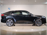 【BMWの伝統-3】BMWのお車は、&ldquo;駆け抜ける歓び&rdquo;を体現しております。走行の安定性とコーナリングの良さを追求し、思い通りにハンドルの操作可能です。