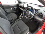 シンプルで使いやすいデザインの運転席です。