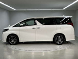 ご購入して頂いた車両は、ご納車前に、しっかり点検・整備してからの、ご納車になります。点検箇所は、エンジンオイル交換・ワイパーゴム・ブレーキ点検・調整・その他を確認のうえ、ご納車いたします。