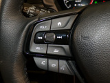 【ステアリングリモコン】ステアリングにオーディオ調節可能なスイッチが装備されていますので運転中でも視線をそらさずにオーディオの調節が可能です!