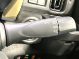 【オートライト】周りの明るさに応じて自動でヘッドライトの点灯・消灯ができる機能です!ライトの付け忘れ・消し忘れなどが無くなり、雨の日や夕方の走行も安心!トンネル通過時も便利ですね♪