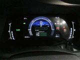 とっても見やすいメーターです。夜間時はラグジュアリーな気分にさせてくれる照明が魅力ですので、夜のドライブも楽しみになりますよ♪