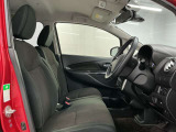 【運転席】シート周りは使用感も少なく、良好な状態となります。丁寧につかわれていたことがよくわかります。