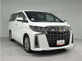 TOYOTA SAFETY SENSEは道路状況、車両状態、天候状態及びドライバーの操作状況などによっては、作動しない場所があります。あくまで運転補助機能です。