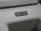 リアシートにもシートヒーターを装備。4席全てで独立した調整が可能です。