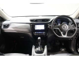 必要な装備を使いやすい位置に配置した機能的な運転席まわり。操作感や車両感覚など、ぜひ運転席に座って確かめてください。