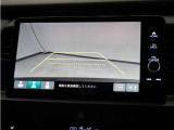 バックカメラ搭載です!車庫入れが苦手な人はもちろん、車両感覚に自信がある人にもお勧めです!見えない箇所が見えるようになるので、低い障害物や隠れてしまっている子供の存在等にも気付く事が出来ます。