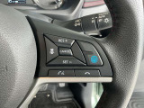 プロパイロットは前を走行するクルマを検知しアクセル、ブレーキをコントロールして車間距離を保つ手助けをしてドライバーの運転負担を軽減します。