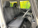 運転席シート廻りは使用感も少なく、良好な状態となっています。前オーナー様が丁寧に使っていたことがよくわかりますね。