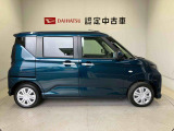 車両右側面からの写真になります。車をご覧になりたい時はお気軽に最寄りの店舗へご相談下さい。