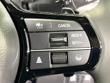 【アダプティブクルーズコントロール】高速道路での長距離走行が楽に!!自動で速度を保つクルーズコントロールが、衝突軽減システムと連携し、前方の車両を感知して車間を保つように速度調節してくれます!!