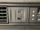 ソケット類も充実☆対応のケーブルがあれば車内でスマホなどの充電が可能です☆