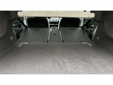シートを倒して広い荷室になります☆