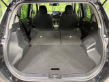 後席を格納すると、これだけの広さが!シーンに合わせたシートアレンジで、大きな荷物も積むことが出来ます♪