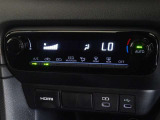 車内を快適に、オートエアコンを装備しています。