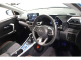 運転席周りは遊びにも通勤にも普段のお買い物にもピッタリ。日々のドライブに居心地のよいレイアウトです。