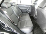 後部座席も当然、綺麗・清潔に仕上げております。内装の綺麗なお車は気持ちが良いですね。