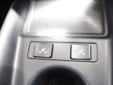 シートヒーター装備付き車!!座席に埋め込まれた電熱線によりシートを暖めることが出来る装備で、温めたられたシートは、寒い冬には最適です!!