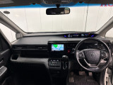 バックギアに入れるだけで自動でリヤカメラに切り替わります!車庫入れやバックが苦手な方にオススメ!