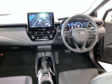 運転席周りのレイアウトをご覧ください。ナビゲーションが綺麗に装着されすっきり収まってますね!