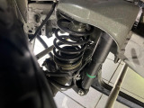 お車を安心してお乗りいただく為には、足回りの定期点検が欠かせません。サービスサポート(有償保証)では無料点検もご提供しており、安心のカーライフをお過ごしいただけるサポート体制が整っています。
