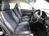 ゆったり室内で運転もしやすいです♪使い勝手の良い配置も考えられています!!