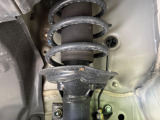 お車を安心してお乗りいただく為には、足回りの定期点検が欠かせません。サービスサポート(有償保証)では無料点検もご提供しており、安心のカーライフをお過ごしいただけるサポート体制が整っています。
