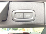 【パワーバックドア】スマートキーや運転席のボタンを押すだけでリアゲートが自動で開閉します!荷物を持っている時や、高い位置にあるバックドアを閉める際に便利な機能です。