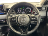 【ステアリングリモコン】ステアリングにオーディオ調節可能なスイッチが装備されていますので運転中でも視線をそらさずにオーディオの調節が可能です!