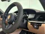 3リッター水平対向6気筒 24バルブ ツインターボ 385PS/6,500rpm 45.9kgfm/1,950~5,000rpm 8速PDK 245/35ZR20 305/30ZR21 Carrera Classic whee