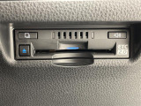 【ETC2.0(DSRC)】ETCカードを挿入すれば料金所はノンストップで通過できます。ETC限定の割引や、高速道路の情報提供サービスを利用できます。