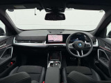 BMW Premium Selection 江戸川は、約20台の展示スペースがあり、常時新車拠店より厳選された認定中古車が続々と入庫しております。