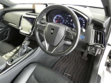 高級感のある運転席回り♪乗っていて落ち着けるデザインです。もちろん使い勝手もとても良いです。