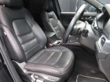 運転席のドアを開け、乗り込む際のイメージです。