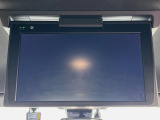 【フリップダウンモニター】大画面モニターで後席でもエンタメをお楽しみいただけます。小さなお子様にも大人気の装備です♪