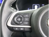 メーター内パネルのコントローラーです。燃費情報などさまざまなデータが見れますよ。