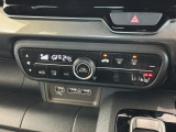 運転席にはシートヒーターが付いています!寒い日に便利な装備ですね。