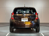 前・後方に車両や壁などの障害物がある場合、クルマが誤操作を察知して、衝突を未然に防ぎます。