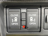 【両側パワースライドドア】スマートキーや運転席のスイッチで後席両側スライドドアの開閉が可能♪電動だから力を入れてドアを開ける必要が無く、小さなお子様でも簡単に開け閉めでき快適です♪