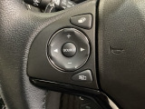 ステアリングスイッチがついていますので、オーディオのチャンネル変更、ボリューム、ジャンル変更が操作可能です。ハンドルから手を離さず安全に操作できます。