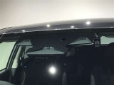 走行中に前方の車両等を認識し、衝突しそうな時は警報とブレーキで衝突回避と被害軽減をアシスト。より安全にドライブをお楽しみいただけます。
