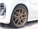 自社整備工場から板金工場、保険やローン等お車に関してはフルサポート!楽しいカーライフのお手伝いをぜひお任せください!自社板金工場・に加え、運輸支局指定工場にて、しっかり点検整備させて頂いております。