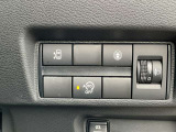 運転席右側に配置された操作スイッチ。