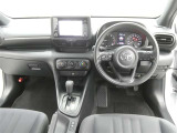 運転席からの視界はこんな感じです☆お気軽にご来店いただき、実際に座って是非お確かめください。ドライバーに寄り添う快適な操作フィールをもたらすステアリングです。