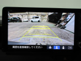 バックカメラの画像です。ガイドラインがスムースな車庫入れをサポートいたします!車庫入れの安心感がアップしますね☆