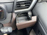 運転席側のドリンクホルダーです!