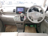 操作しやすい運転席廻り!操作パネルも使いやすい!!ドライブが楽しくなります!