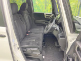 運転席シート廻りは使用感も少なく、良好な状態となっています。丁寧に使われていたことがよくわかりますね。