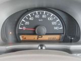 大きくて視認性の良いアナログメーターです。 走行距離 65582Km