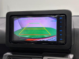 ナビゲーション等を装着した場合にバックするとき後方の安全確認ができるバックカメラが付いてます